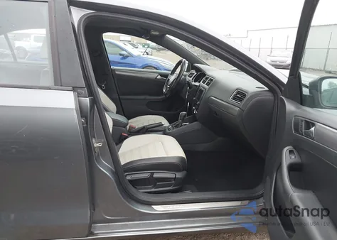 2016 Volkswagen Jetta 1.8T Sport from USA, damaged, VIN 3VWD17AJ8GM255319